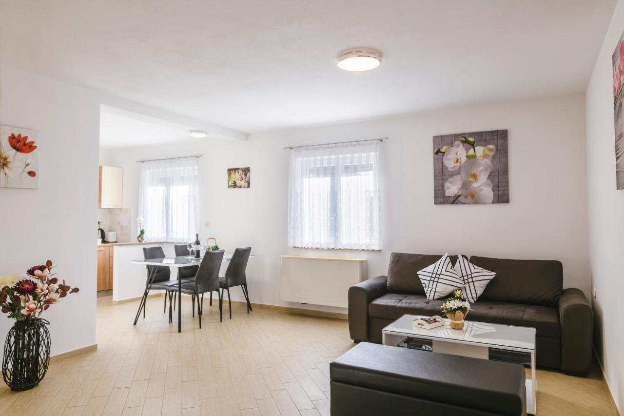 Apartments Mirela كوبر المظهر الخارجي الصورة