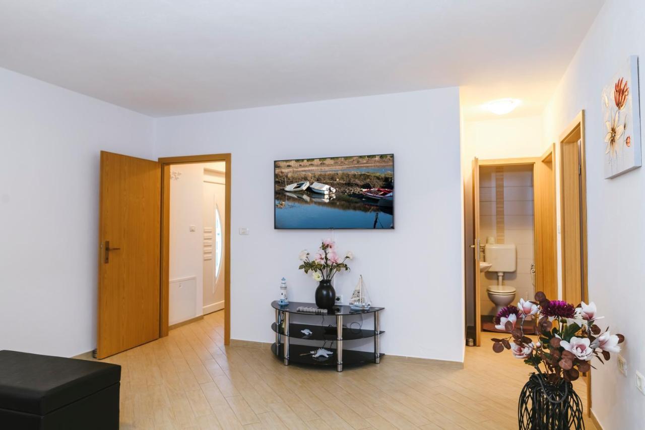 Apartments Mirela كوبر المظهر الخارجي الصورة